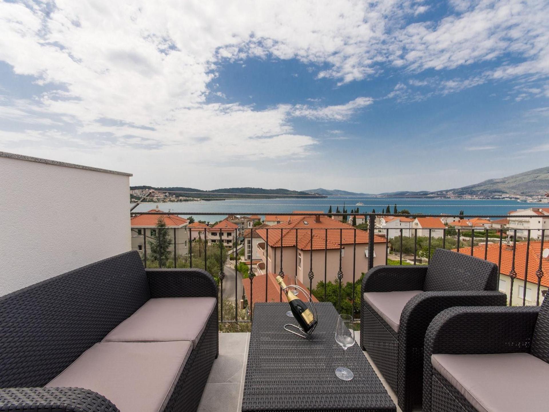 Apartment Tamara Trogir Extérieur photo